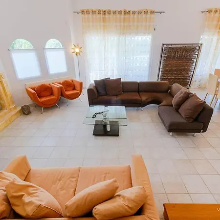 Elysium 5-bdrm With Private Pool, Sani Area Appartamento