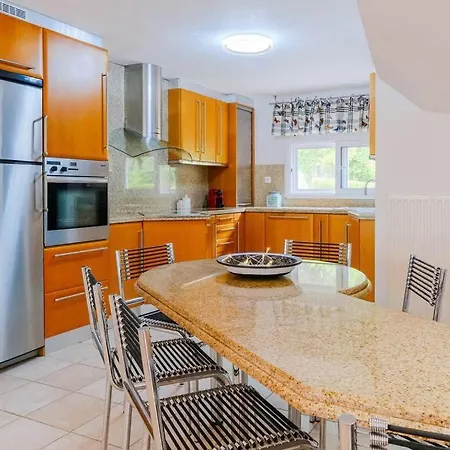 Elysium 5-bdrm With Private Pool, Sani Area *
