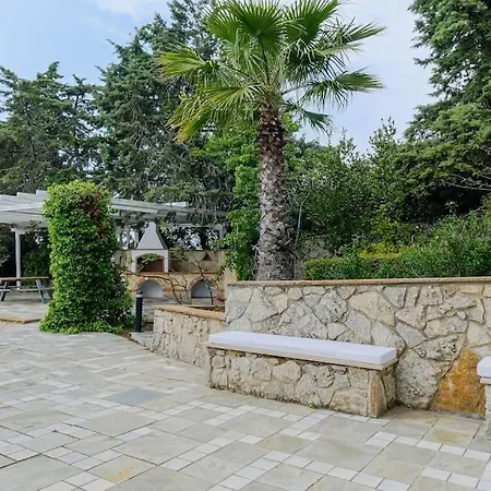 Elysium 5-bdrm With Private Pool, Sani Area Appartamento