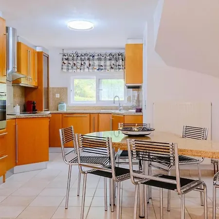 公寓 Elysium 5-bdrm With Private Pool, Sani Area *