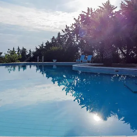 Elysium 5-bdrm With Private Pool, Sani Area 撒尼海滩