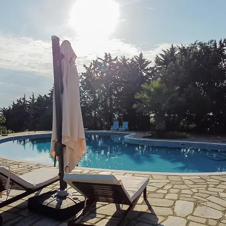 Elysium 5-bdrm With Private Pool, Sani Area 公寓 撒尼海滩